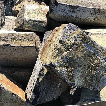 Aztec Gold Basalt Columns 18&quot; minus